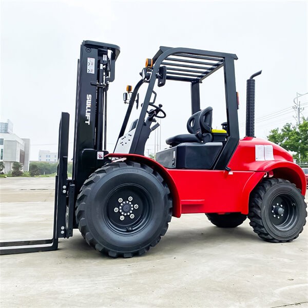 Forklift tat-terren mhux maħdum kompatt